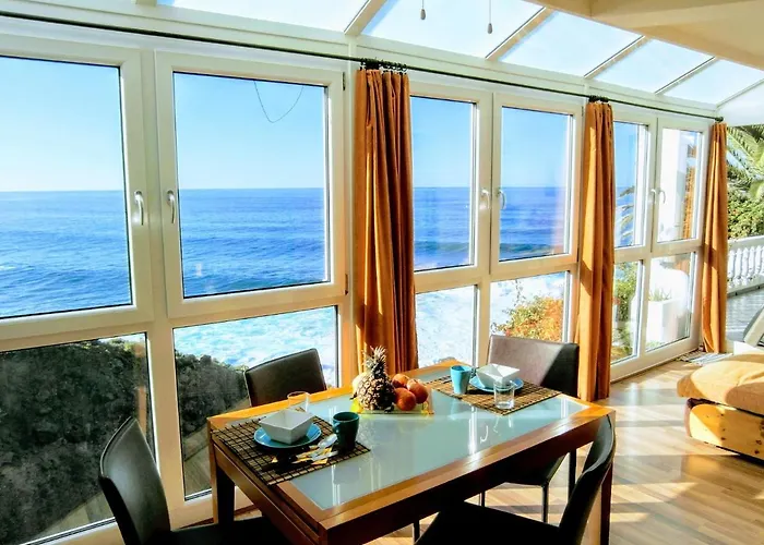 La Pardela Oceanfront Apartmán *